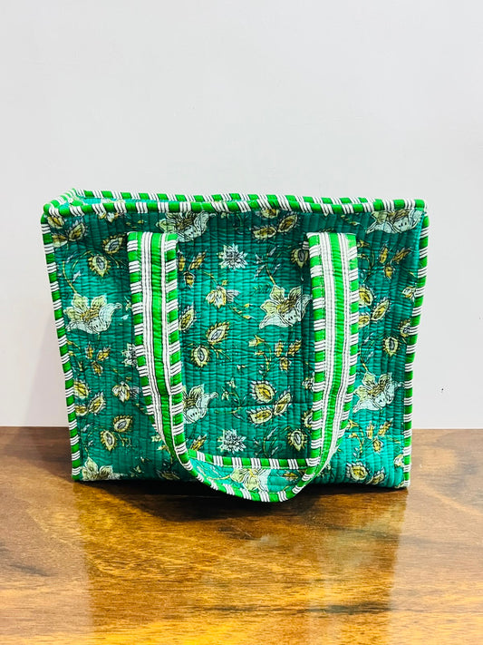 Medium Quilted Tote Bag With Zip - Green Floral